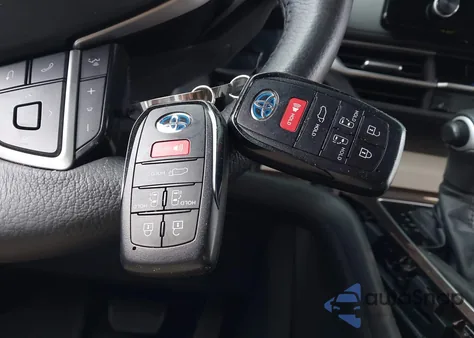 2021 Toyota Sienna Xle from USA, damaged, VIN 5TDYSKFC4MS032804